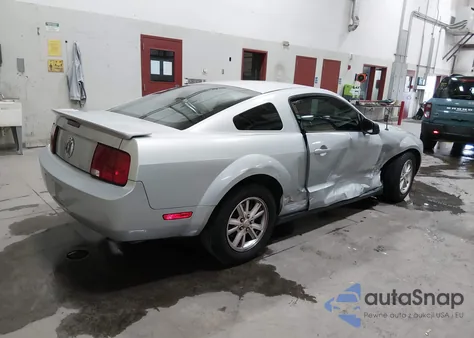 2008 Ford Mustang V6 Deluxe/V6 Premium from USA, damaged, VIN 1ZVHT80N085129999